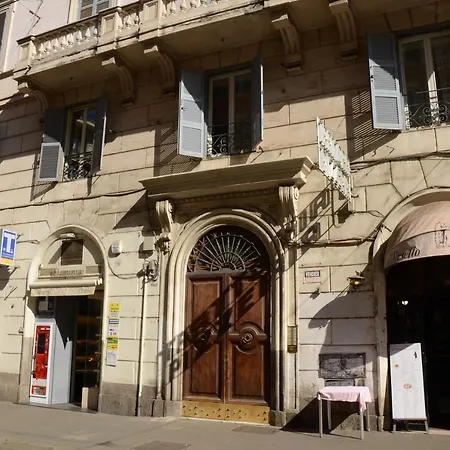 Lauretta Piazza Del Popolo Pensjonat